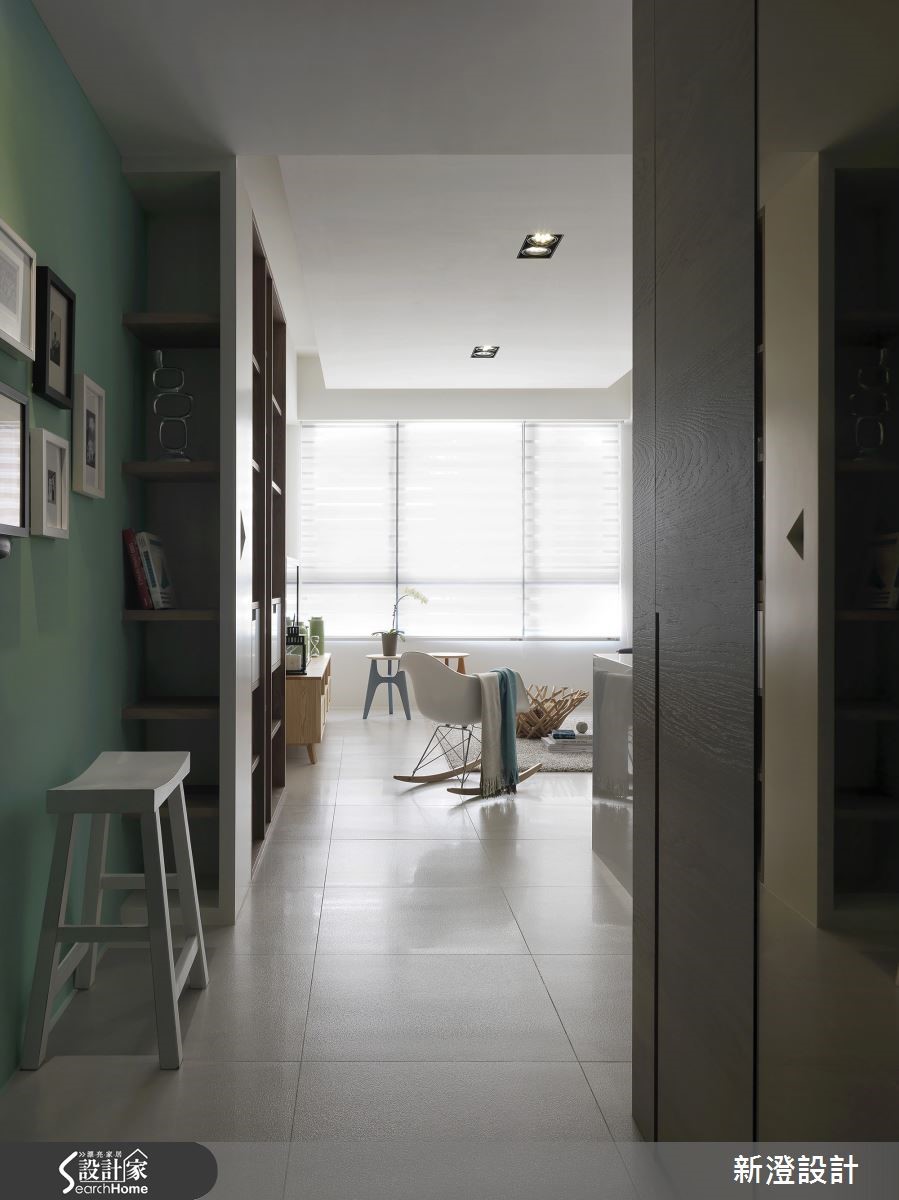 位於新竹新埔區的 32 坪居所，設計師注入簡約淨白的空